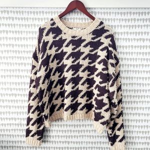 Easel purple and cream lightening pattern sweater - size medium